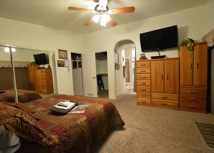 The Bear\'s Den B&B