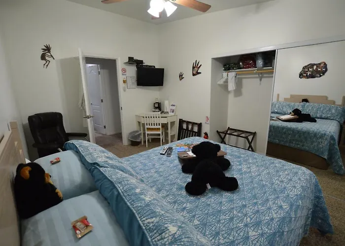The Bear\'s Den B&B